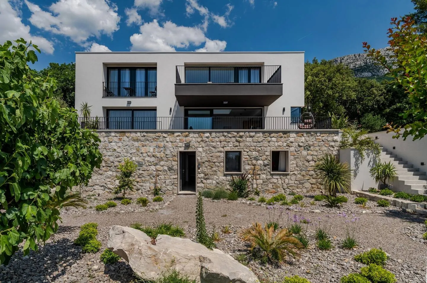 moderna villa za dugoročni najam - slika 3