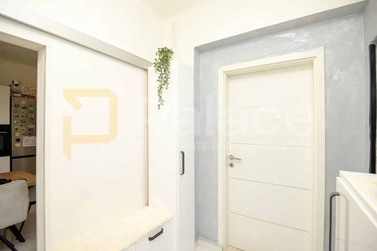 renoviran i skladno uređen stan u zgradi, mandalina 50 m2 - slika 10