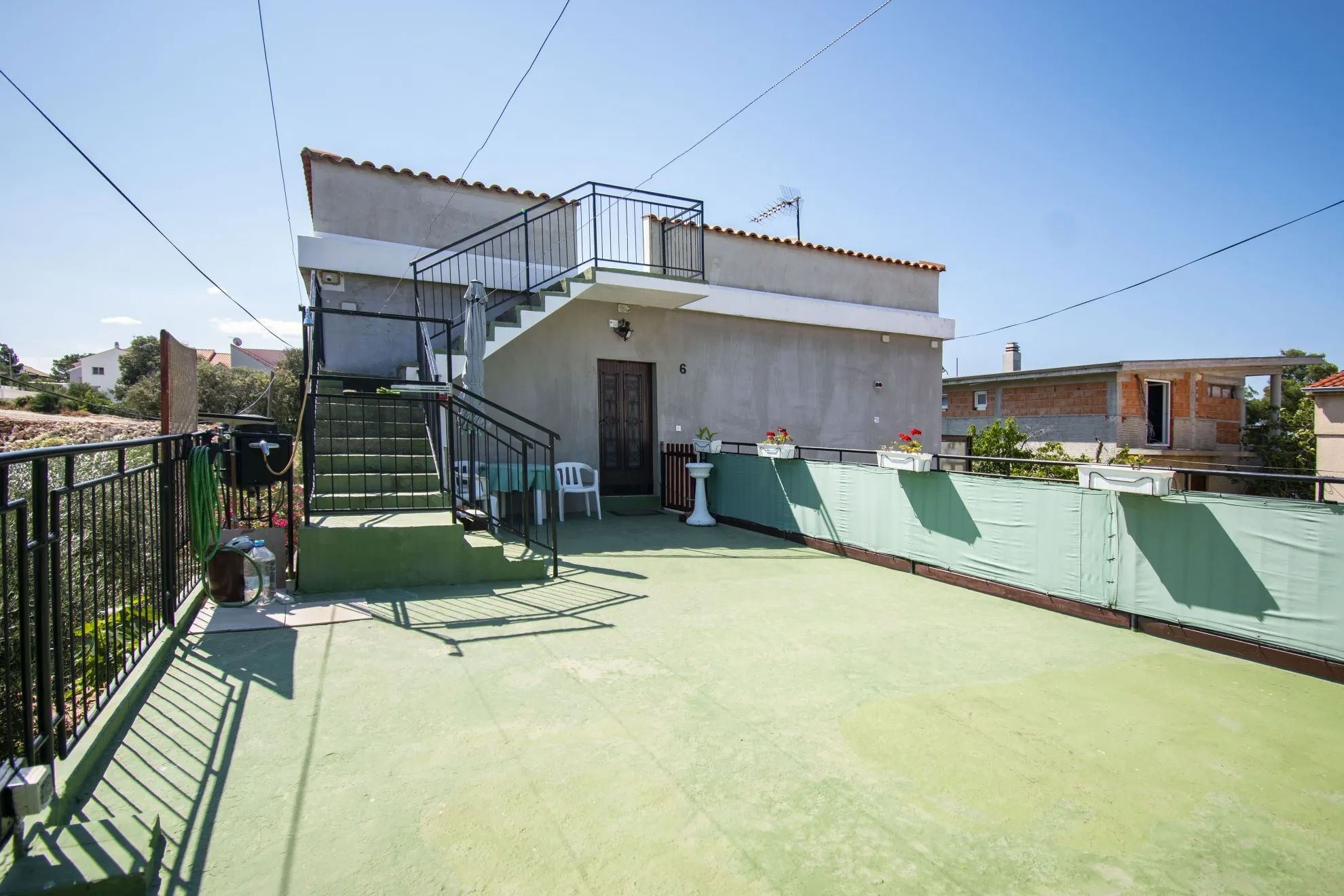 predivna kuća nedaleko od mora, 284 m2 i dvorište 650 m2 - slika 11