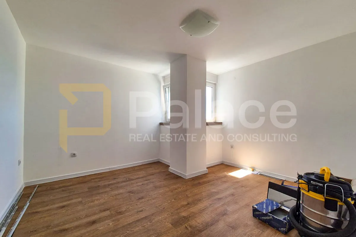 dvosoban renovirani stan na baldekinu, šibenik, 62 m2 - slika 13