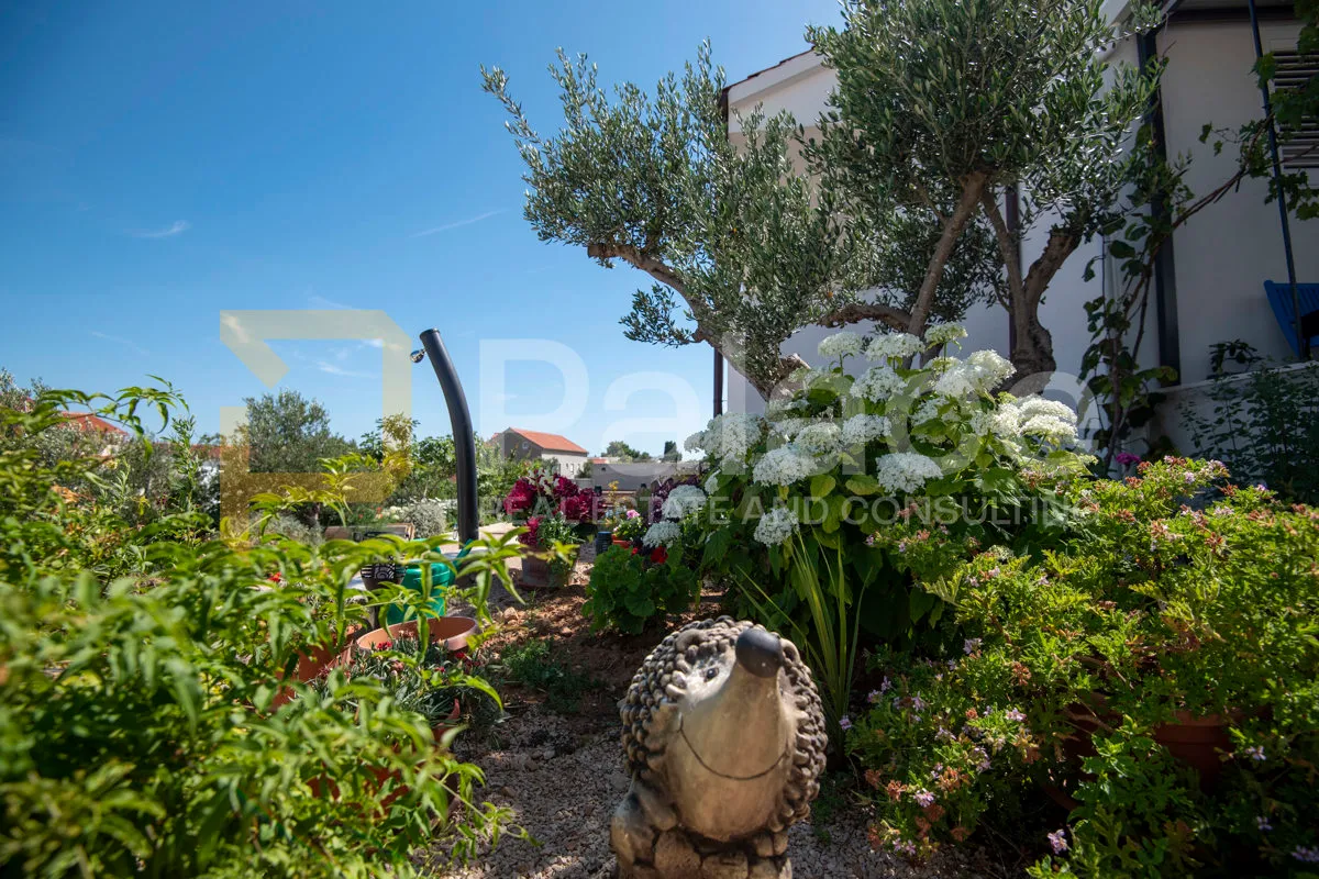 vodice - kuća s pogledom na more - 226m2 - slika 5