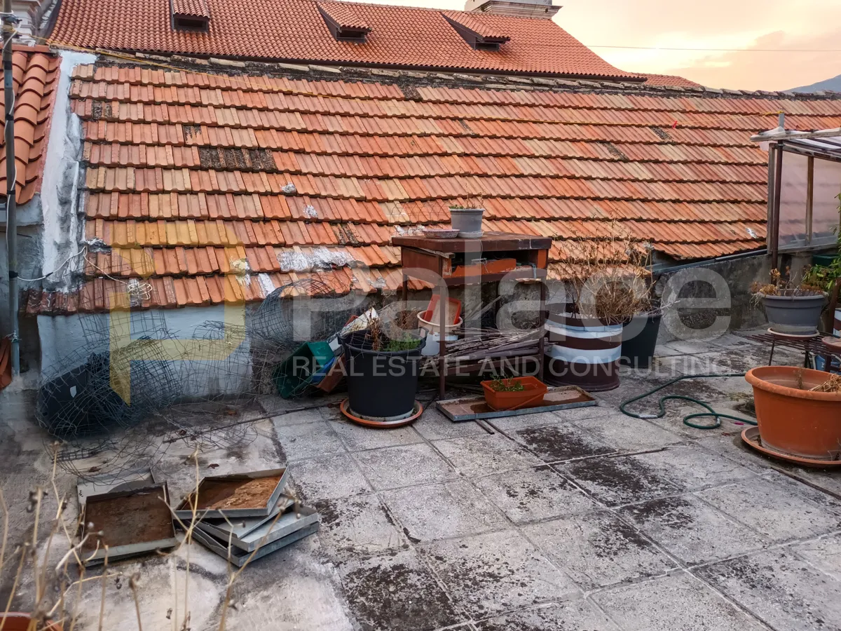 prostrana kuća u staroj jezgri kaštel lukšića, 240 m2 - slika 5