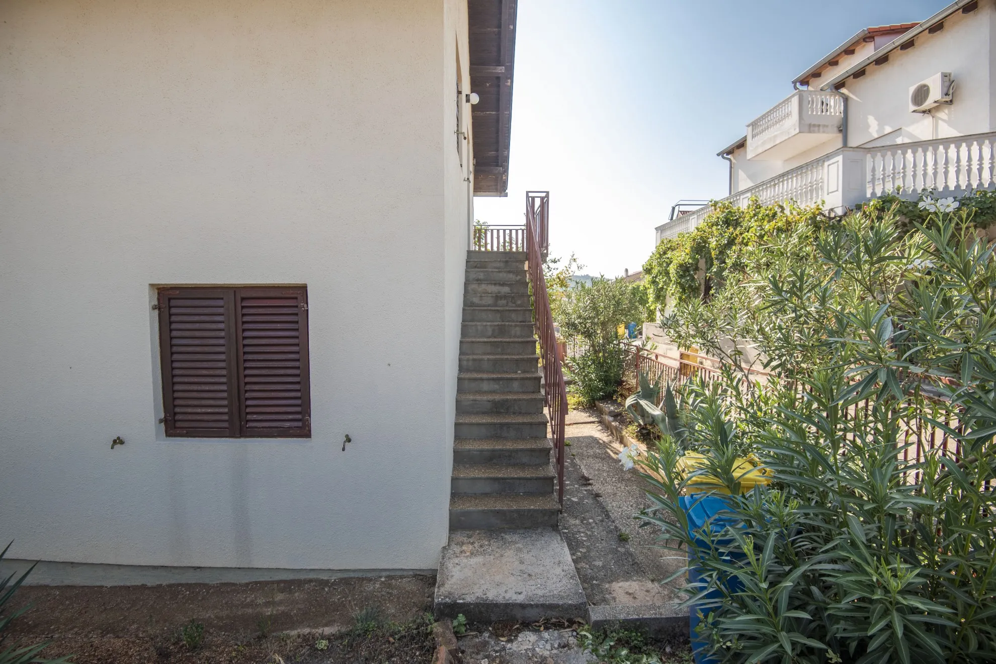 samostojeća kuća na lijepoj lokaciji u bilicama - slika 18