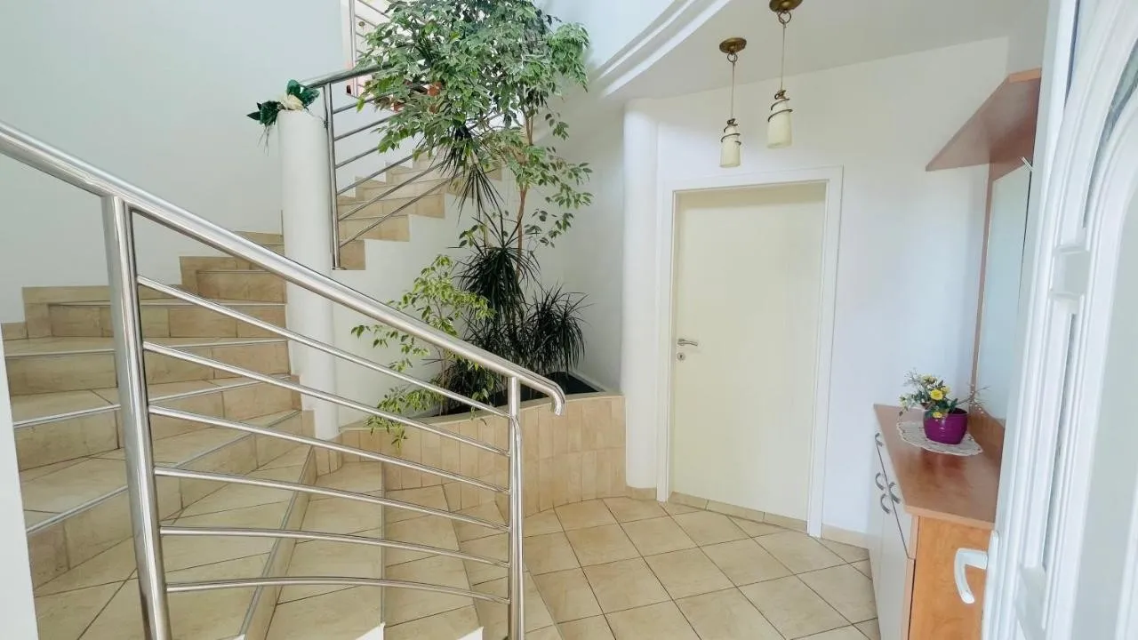brodarica : elegantna vila samo 40 m od mora, zadar - slika 9