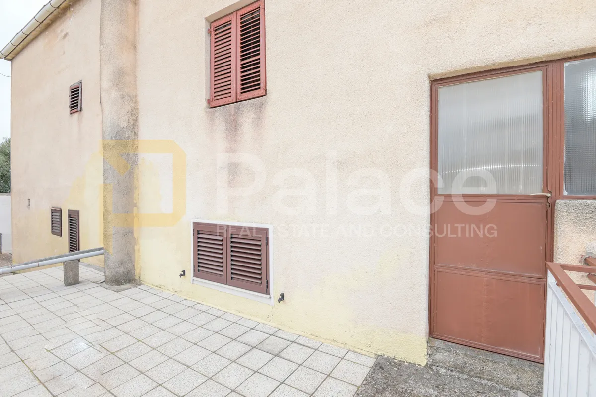 kuća s okućnicom i pogledom na more: brodarica, 572.00 m2 - slika 26