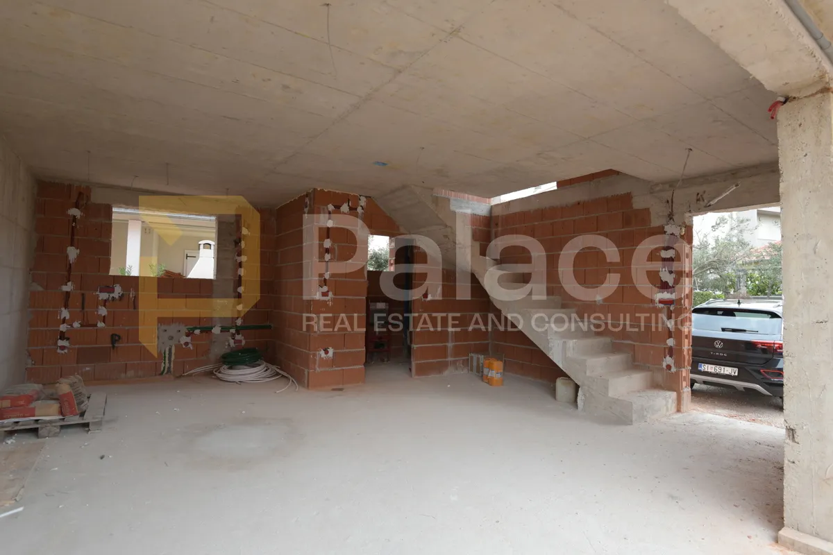vodice: dvoetažni moderan stan s pogledom na more 115m2 - slika 5