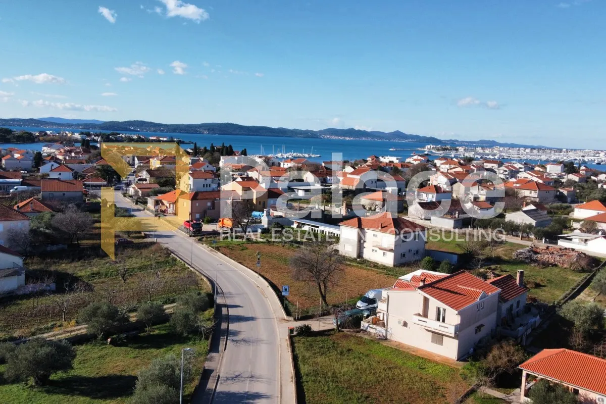 prilika! građevinsko zemljište 300 m od mora 1128 m2 - slika 2