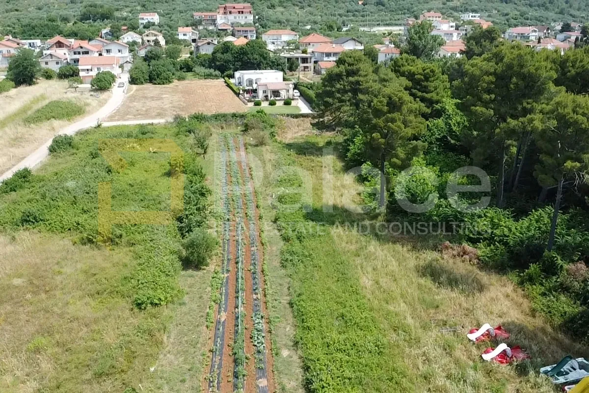 građevinsko zemljište, prvi red uz more 1893 m2 - slika 4