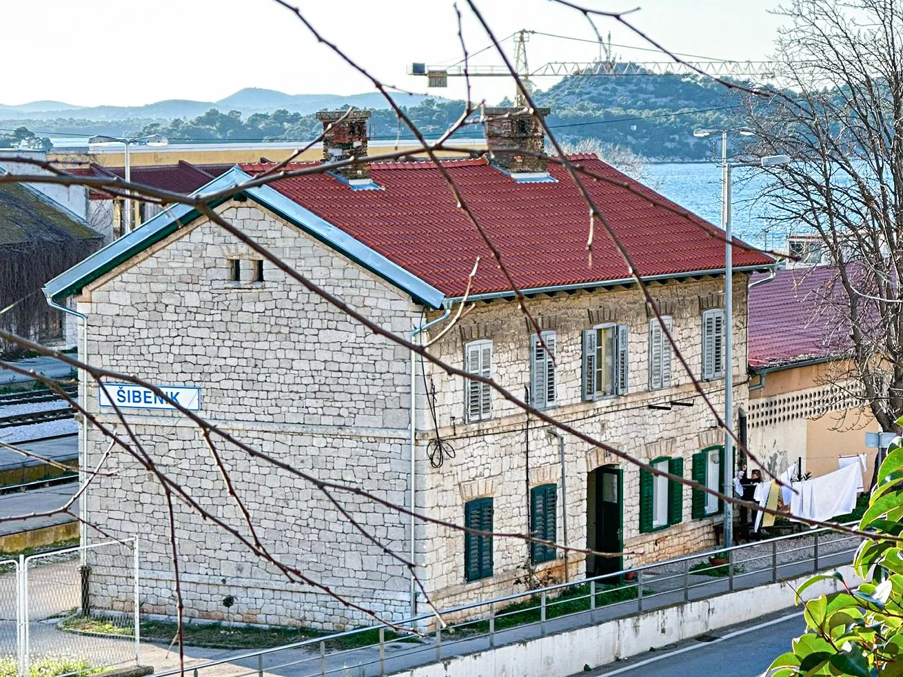 renovirani dvoetažni stan s4 u manjoj zgradi: šibenik-centar, 70 m2 - slika 4