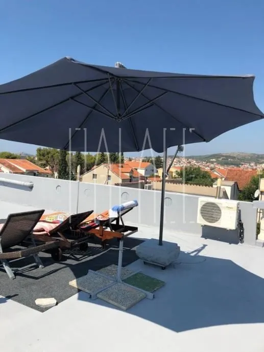 apartmanska kuća za zaljubljenike u turizam u vodicama, 980.00 m2 - slika 14