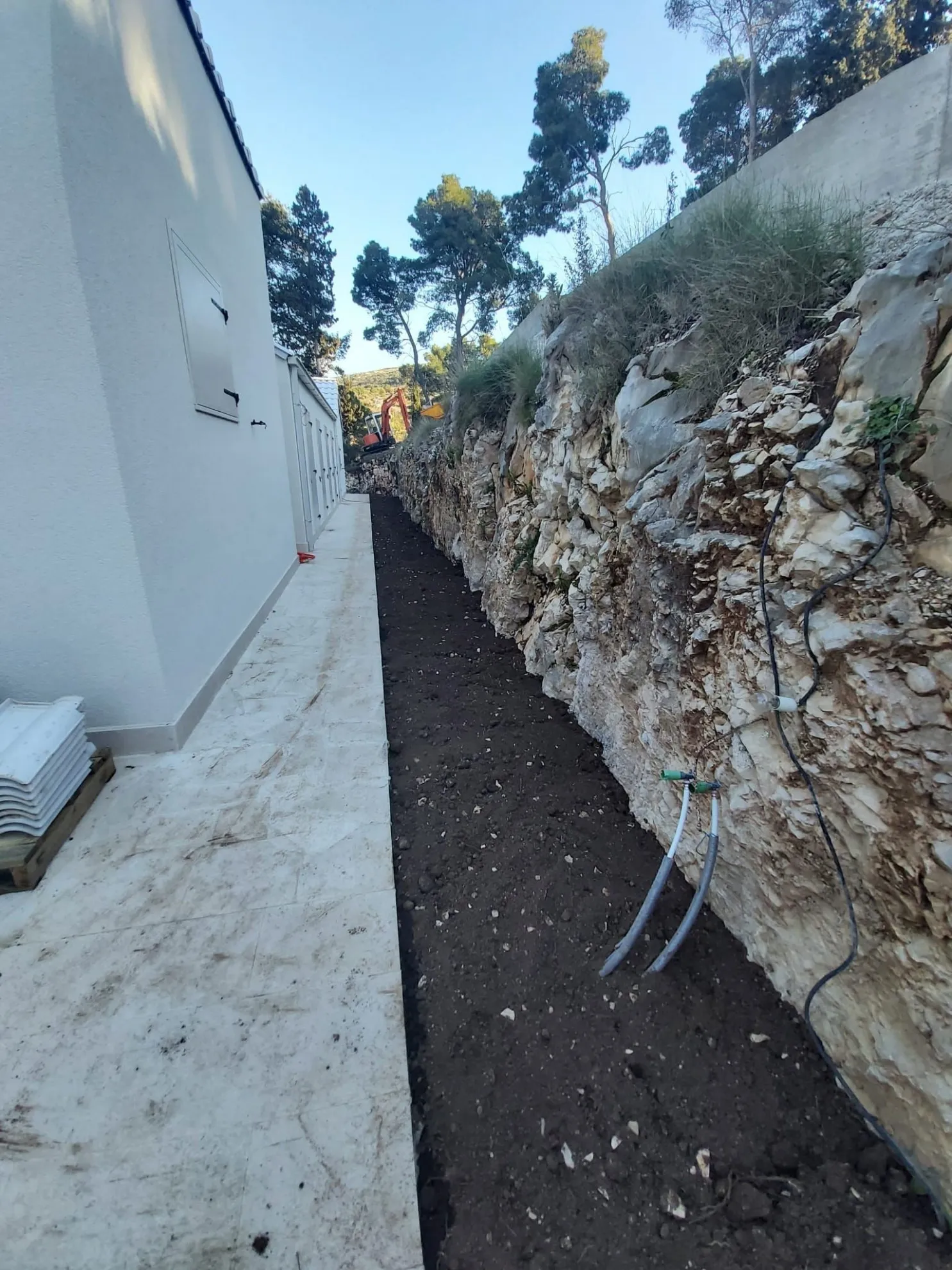 kuća od bračkog kamena 50m od mora, brač - slika 14