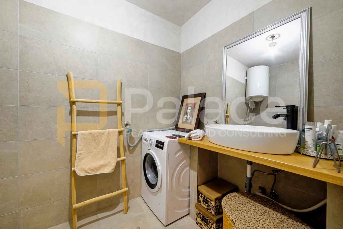 moderan, renoviran stan lijepog tlocrta u centru šibenika, 71 m2 - slika 20