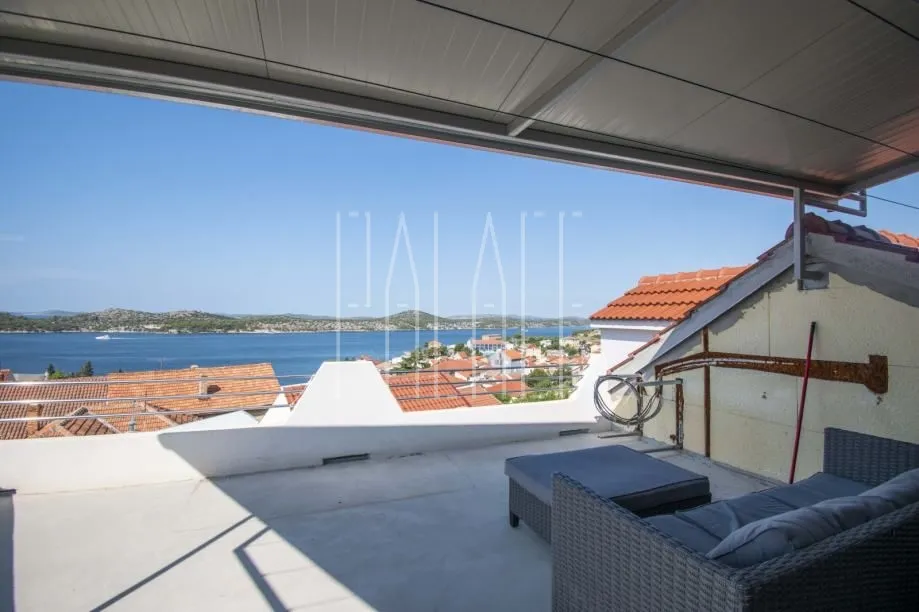 dva dvoetažna stana: šibenik, 118.00 m2 - slika 15