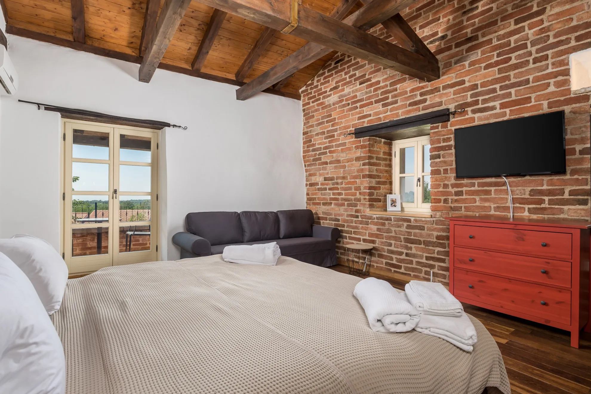 predivna kamena vila s bazenom u srcu istre, 300m2 + 700m2 okućnice - slika 3