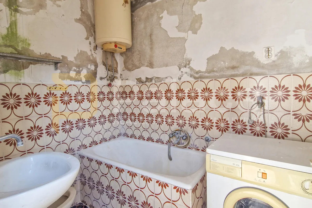 kuća za renovaciju u centru zatona kod šibenika, 30 m od mora, 100 m2 - slika 16