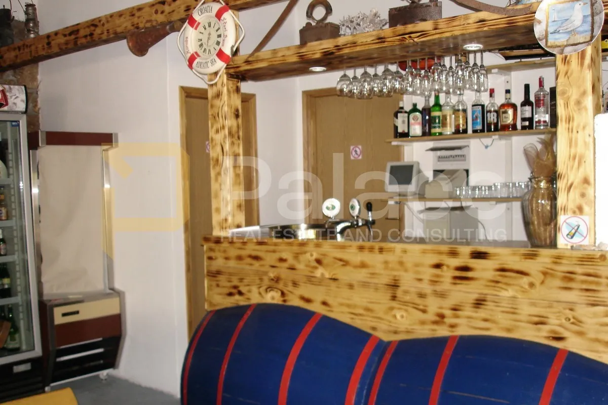 kamena kuća sa renovaciju s funkcionalnim restoranom - slika 6