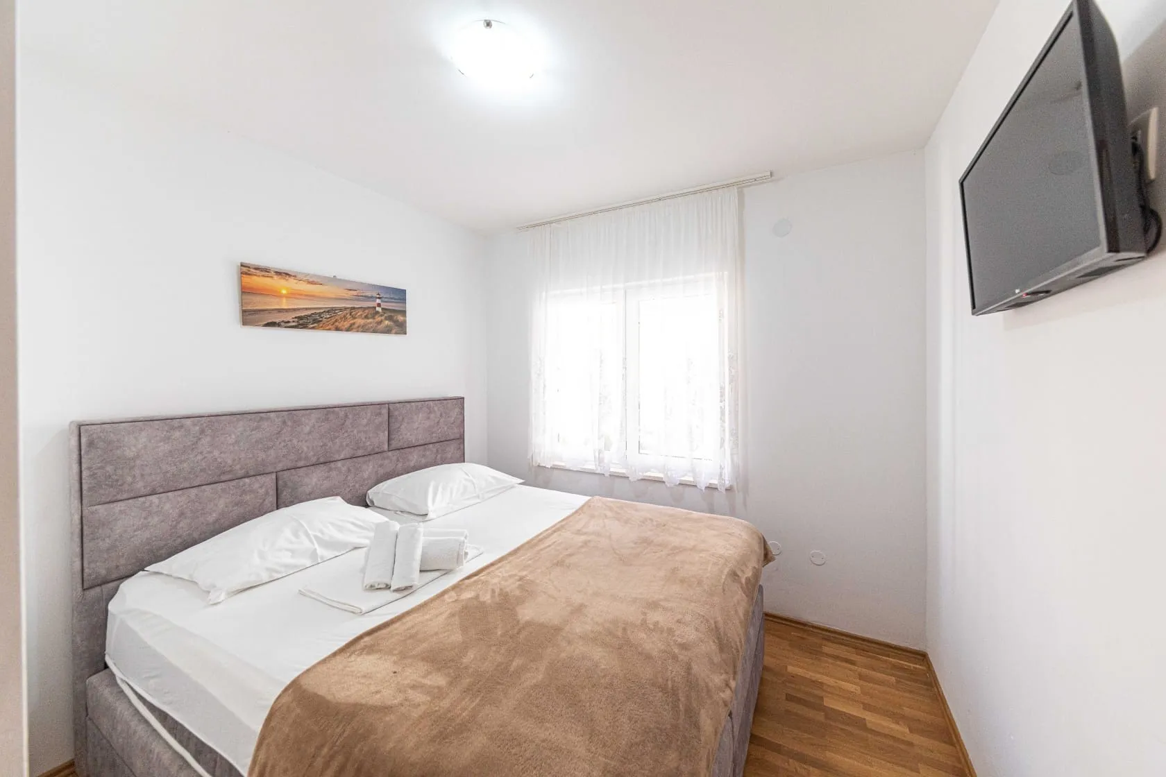 šarmantna villa s bazenom s pogledom na more, kaštel lukšić - slika 13