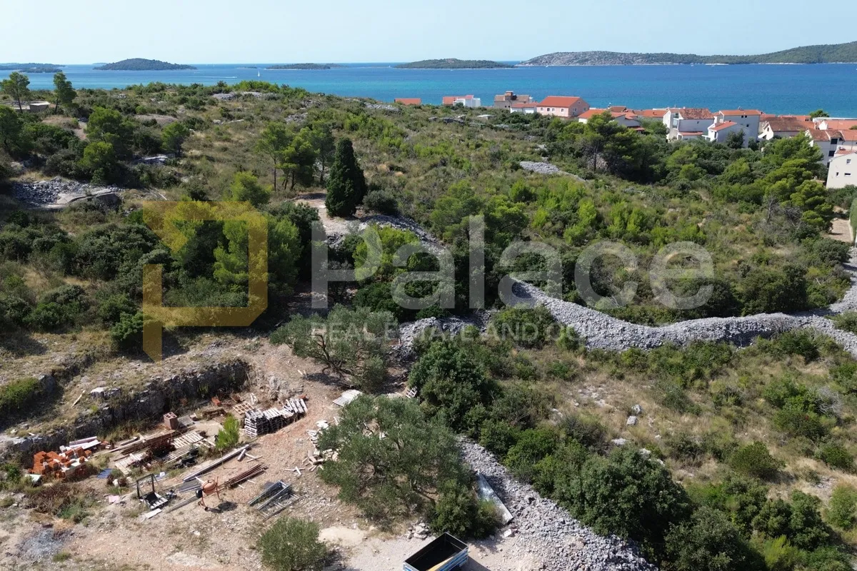 brodarica: građevinsko zemljište s panoramskim pogledom na more 1270m2 - slika 2