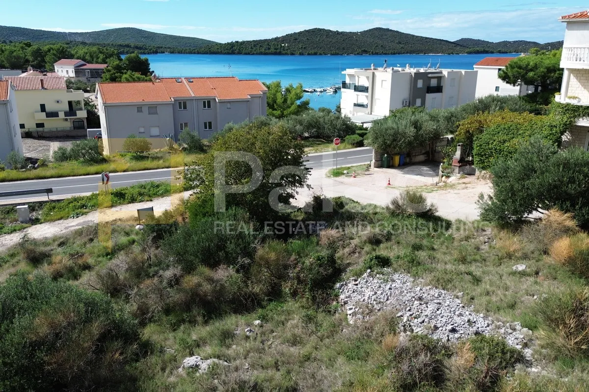 građevinski teren samo 100 m od mora, žaborić-jasenovo, 3170 m2 - slika 3