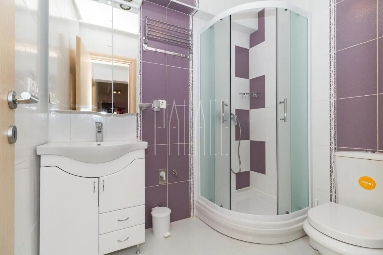 novouređena vila s 5 apartmana u centru vodica, 333.00 m2 - slika 11