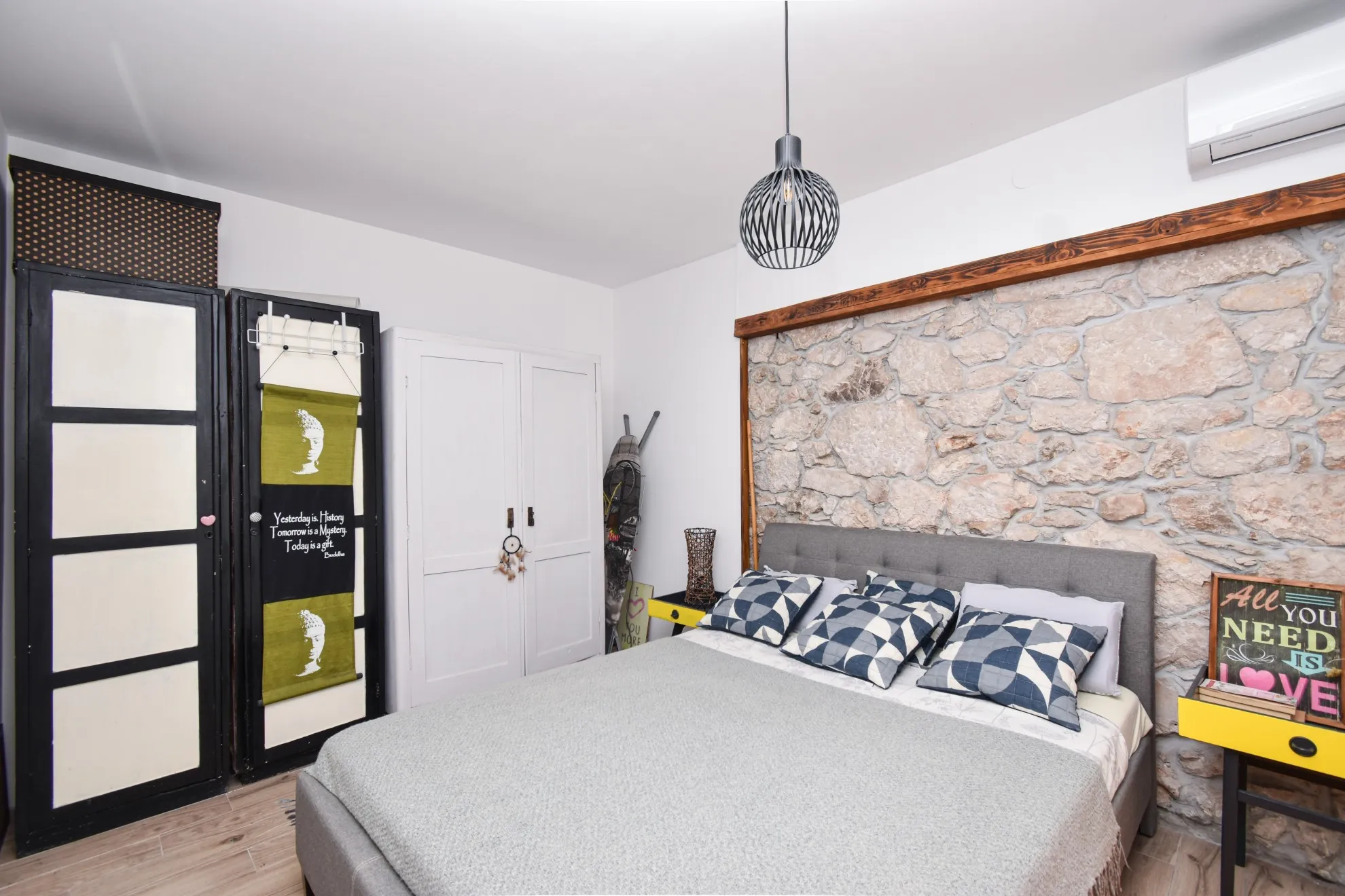 renovirana kuća u na odličnoj lokaciji s velikim dvorištem - slika 20