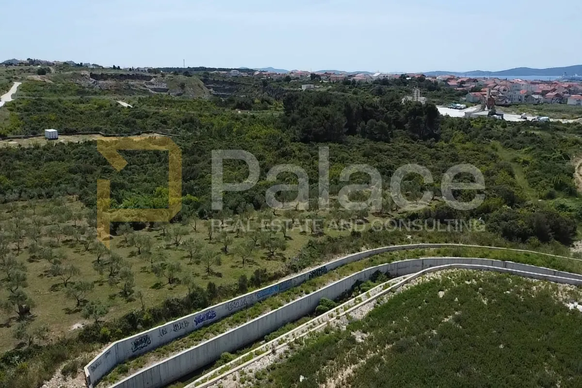 investicijska prilika u srcu poslovne zone zadra - 6169 m2 - slika 2