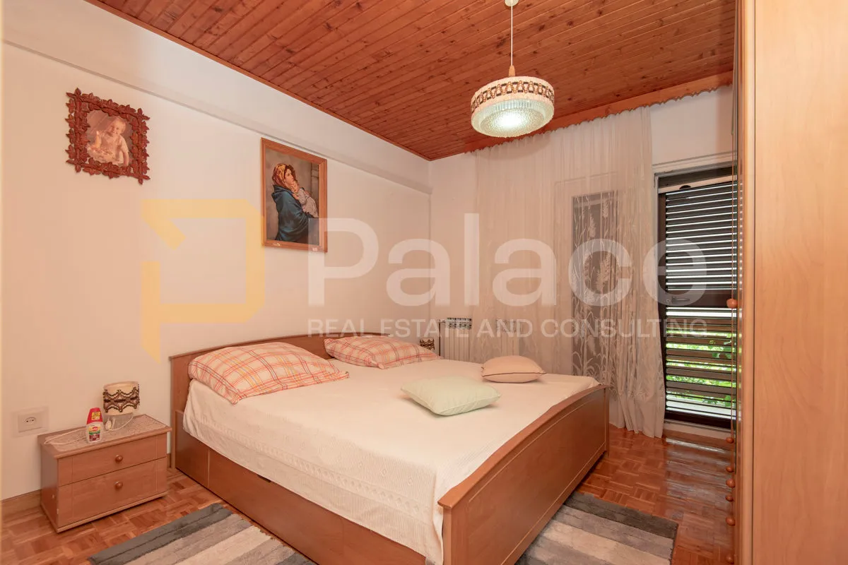 kuća s četiri stambene jedinice 325m2 - vodice - slika 25