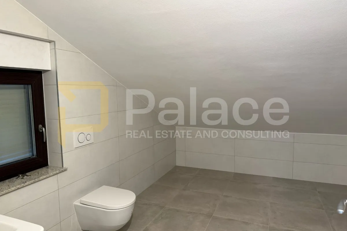 luksuzni penthouse od 133 m² s bazenom, terasom i pogledom na more - slika 9