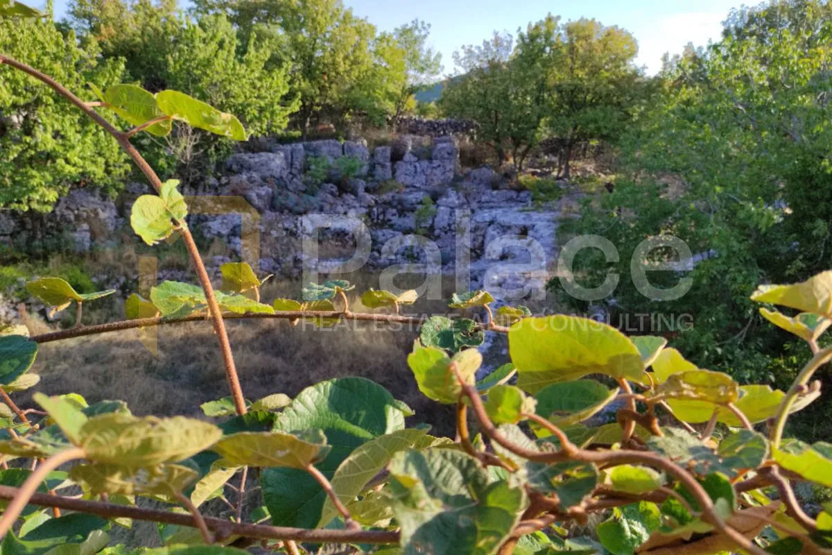 prilika! gornji humac, nedovršena kuća s okućnicom od 1.820 m² - slika 9