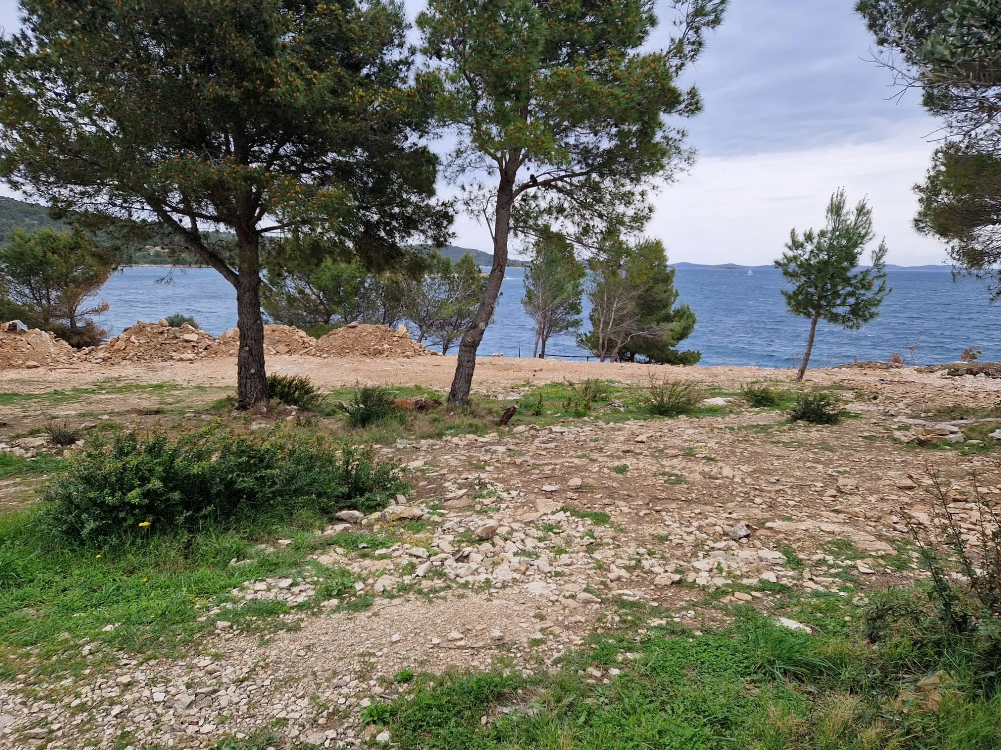 zemljište uz more, uvala kosirina, otok murter 966 m2 - slika 3