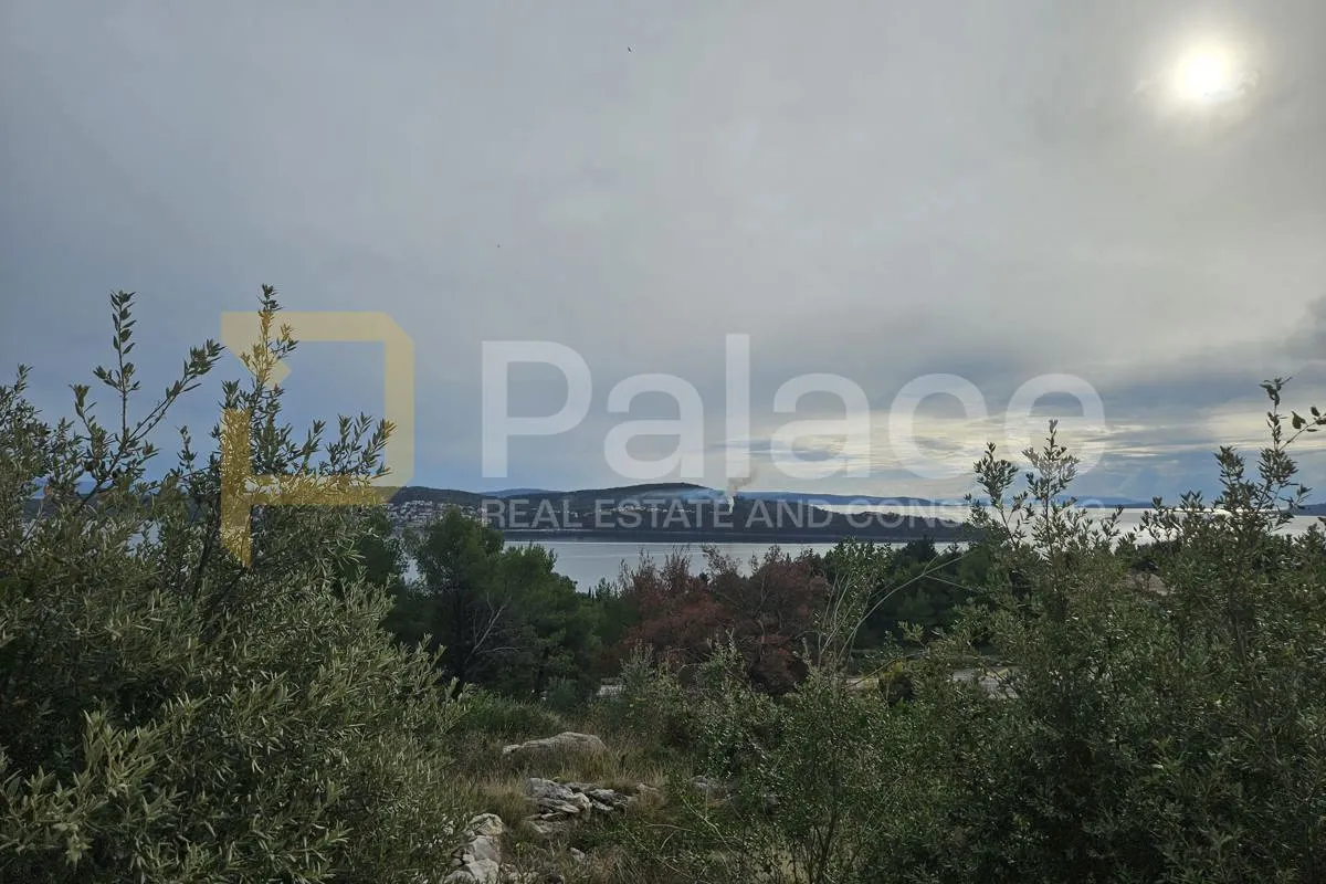 Seget, građevinsko zemljište s pogledom na more i projektom - Seget Donji, Seget