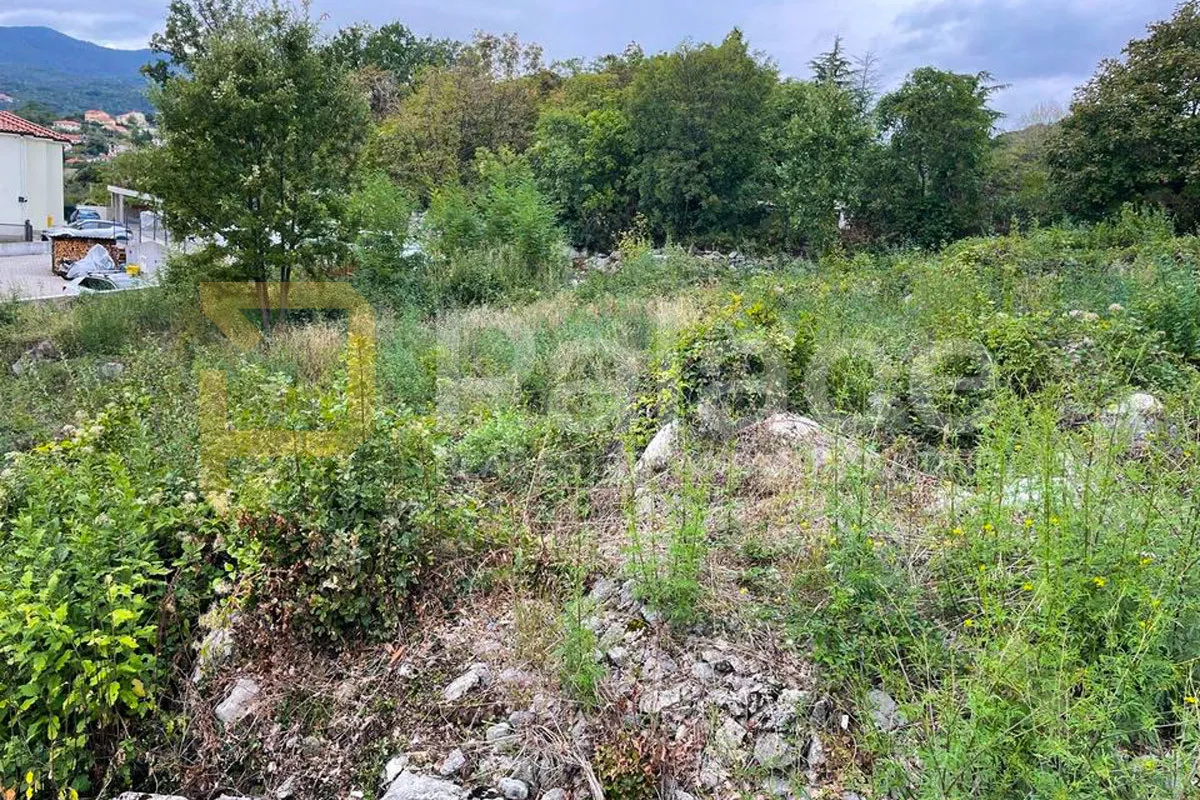 vrhunsko zemljište s građevinskom dozvolom i pogledom, kastav, 1000m2 - slika 3