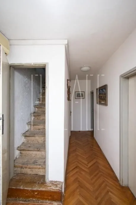 prekrasan povijesni ljetnikovac s perivojem u centru vodica, 180.00 m2 - slika 11