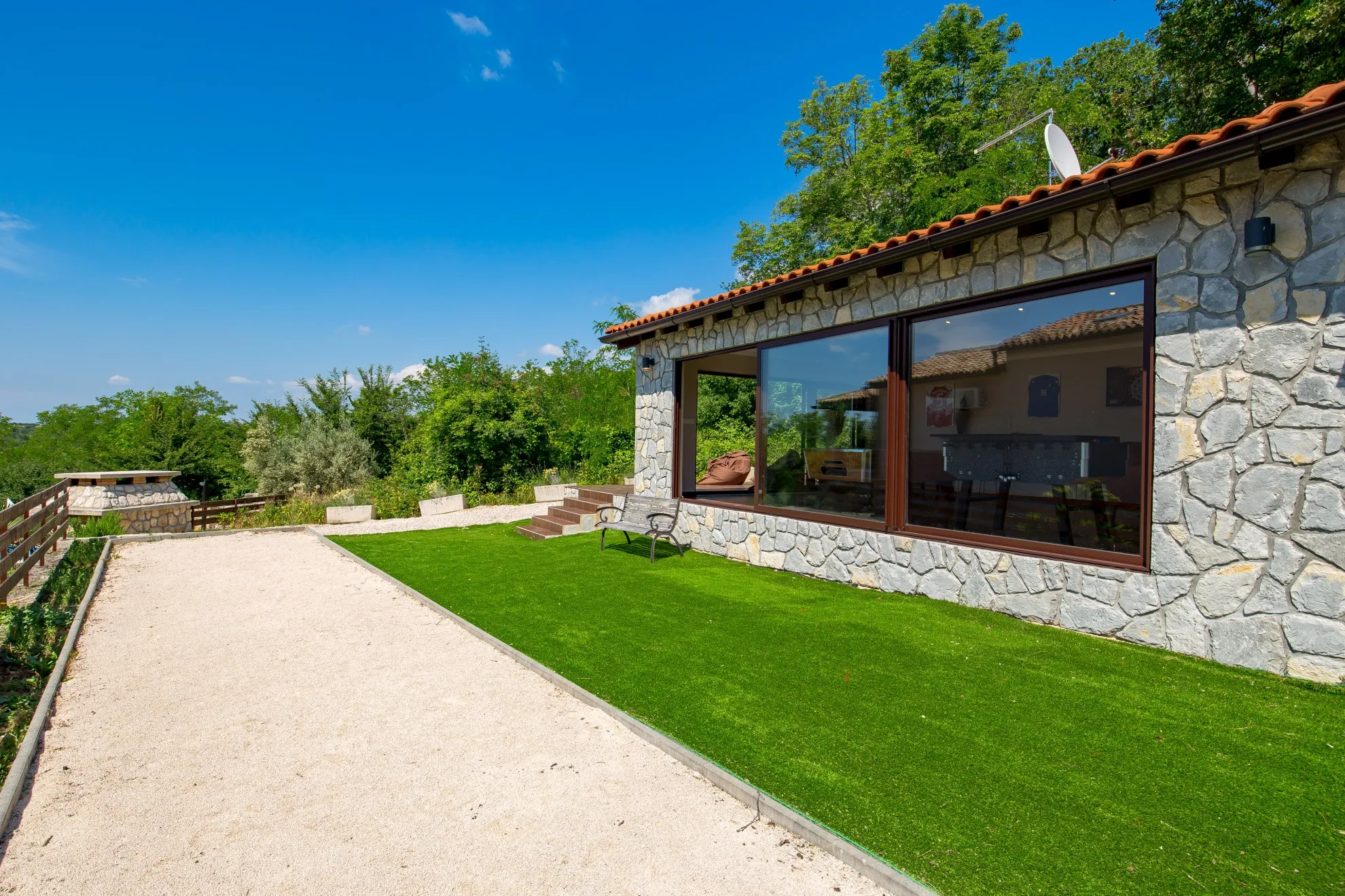 predivna kamena vila s bazenom u srcu istre, 300m2 + 700m2 okućnice - slika 12