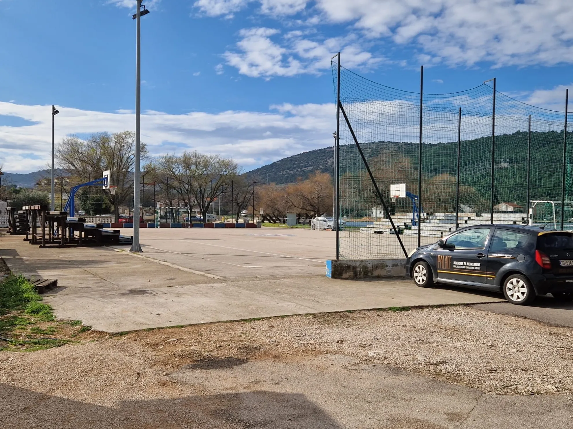 prekrasan građevinski teren blizu mora, bilice, 1000 m2 - slika 4
