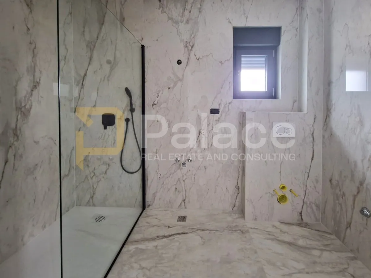 luksuzan penthouse s krovnom terasom i garažom - slika 5