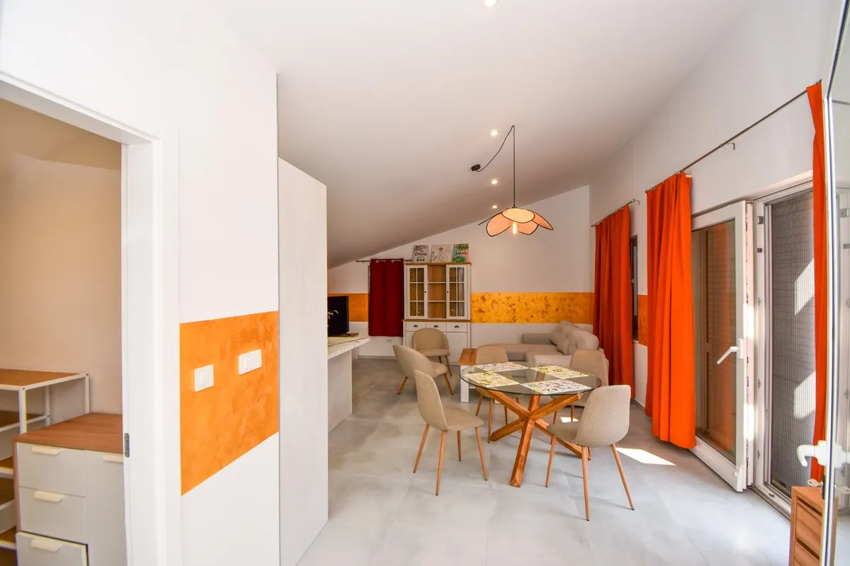 super ponuda: nova kuća s 2 stana i bazenom, vodice, čista mala, 245m2 - slika 27