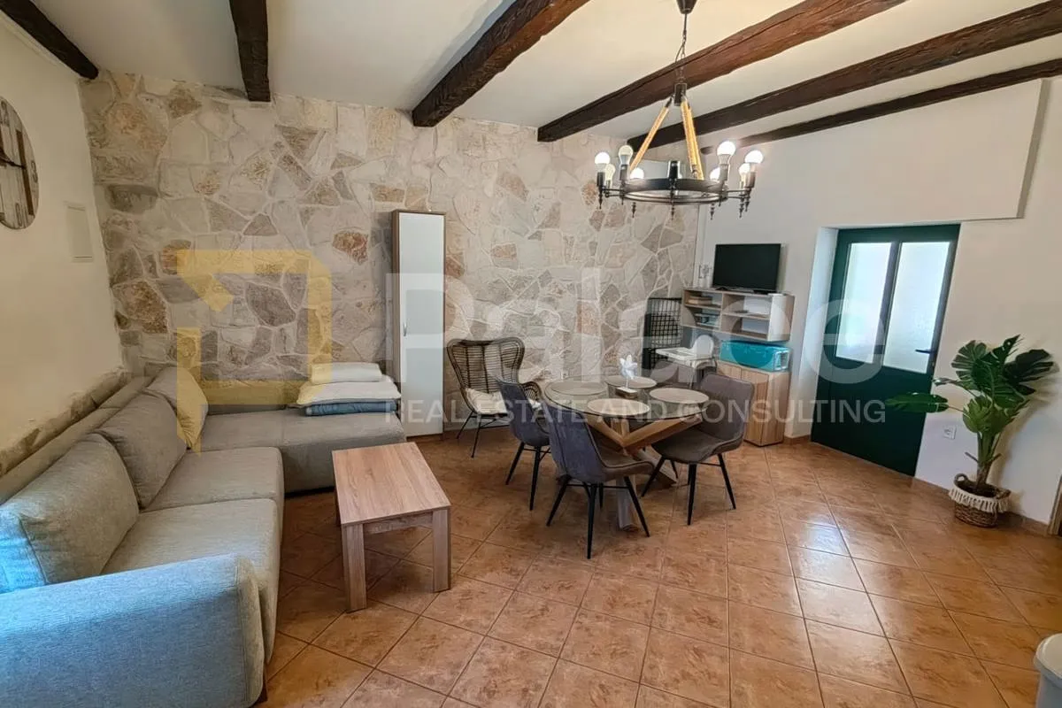 kamenita kuća s panoramskom terasom, dva apartmana – privlaka - slika 3