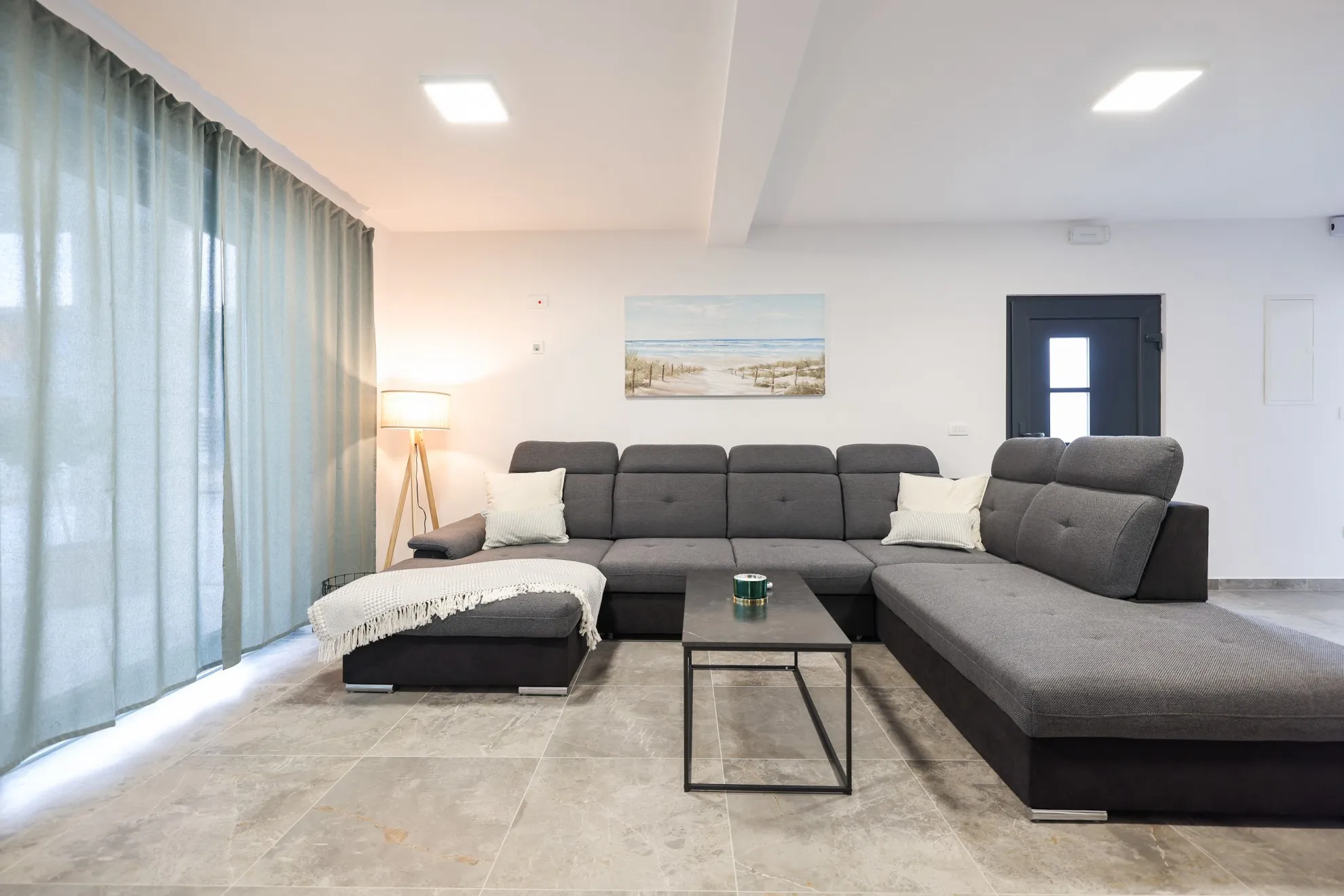 luksuzna, novoizgrađena villa na viru - slika 10
