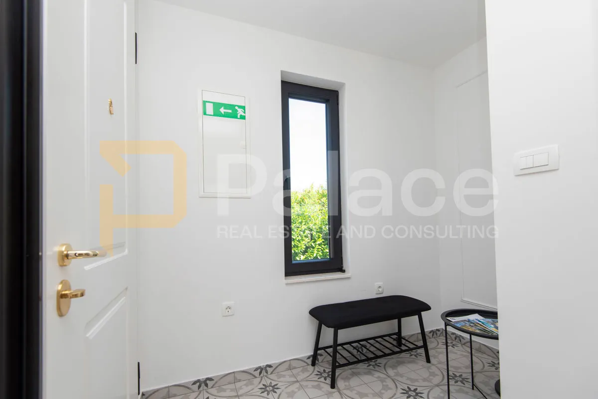 luksuzna vila 210m2 - prvi red do jezera - bilice - slika 3