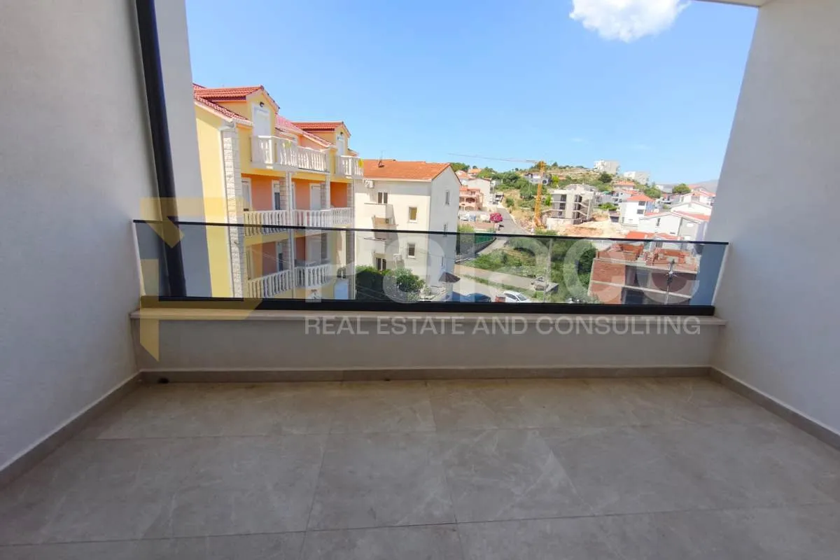 penthouse s pogledom na more - okrug gornji - slika 7