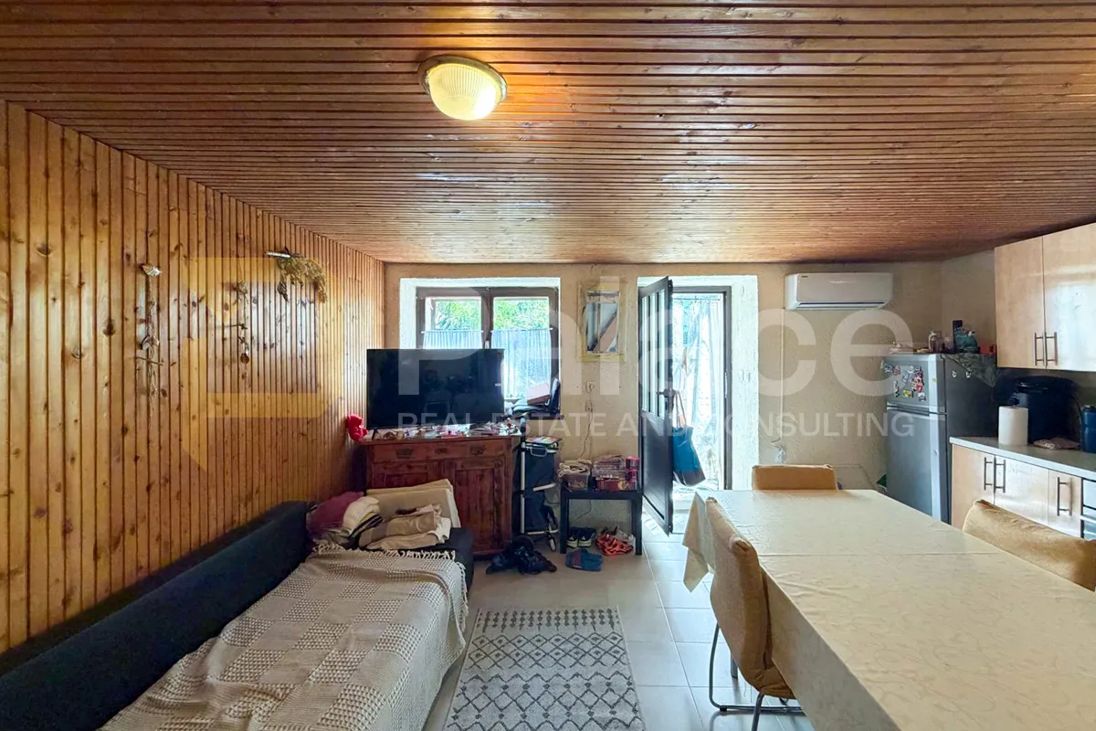 šarmantna renovirana otočka kamena kuća na otoku kapriju - slika 14