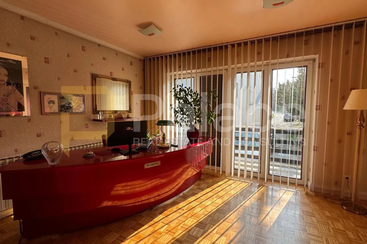 Centar Vukovara – kuća 450 m² s uhodanim dnevnim najmom