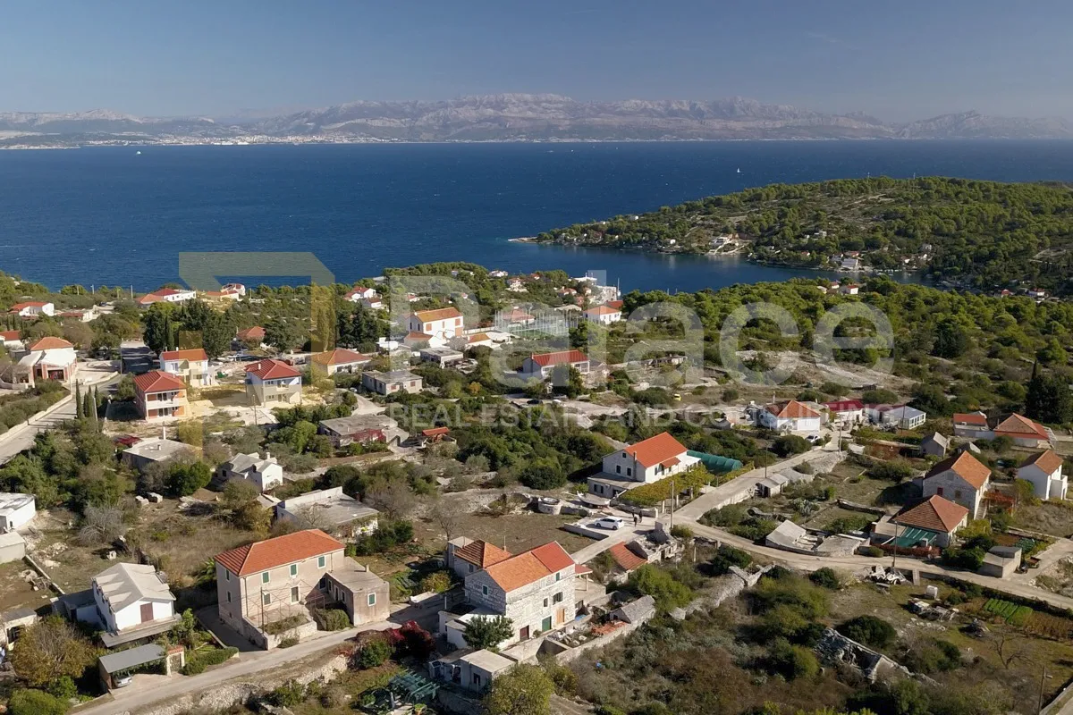 prodaje se objekt – grohote, otok šolta (poslovno-stambeni prostor) - slika 5