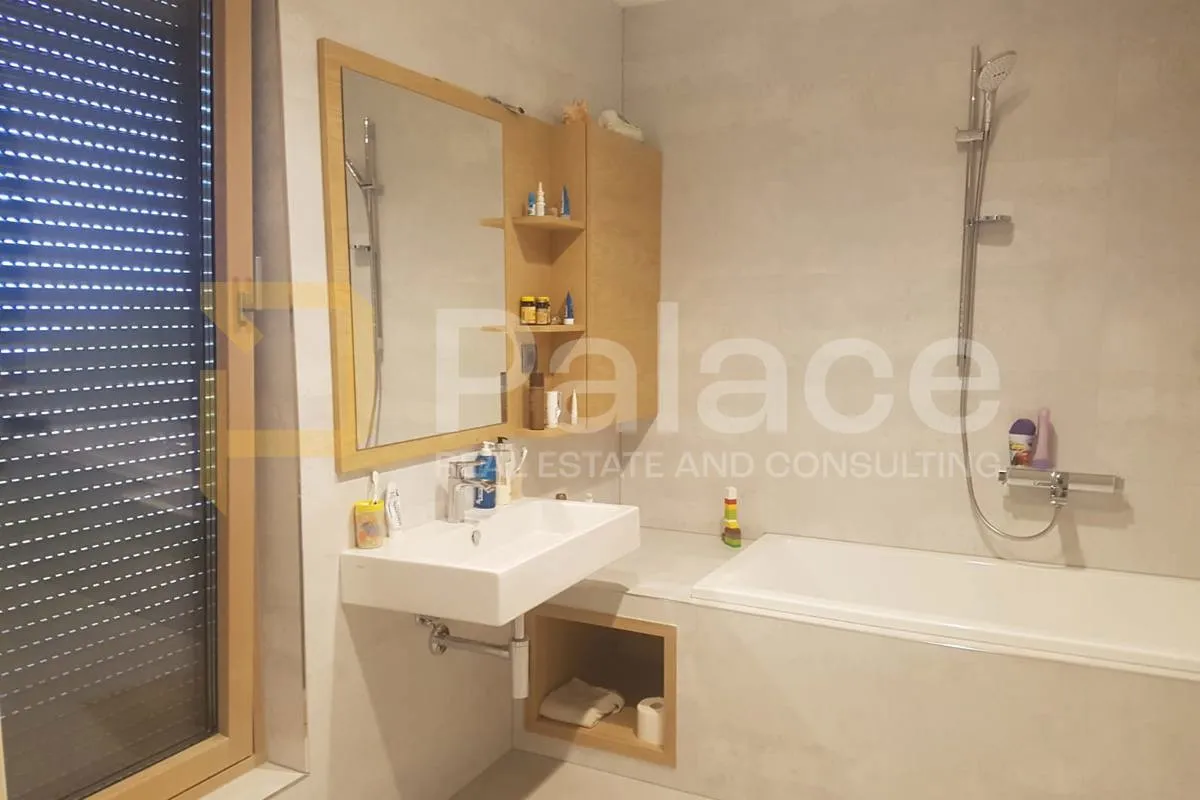 prekrasan dvosoban stan u zgradi bel etage, duilovo, 160m² - slika 17