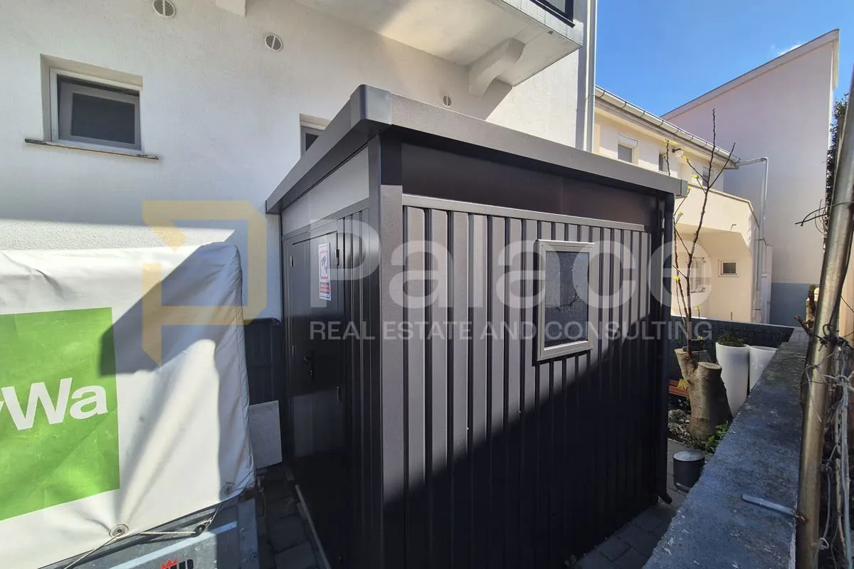 vir - 1. red do mora! luksuzna kuća sa 3 apartmana - slika 27