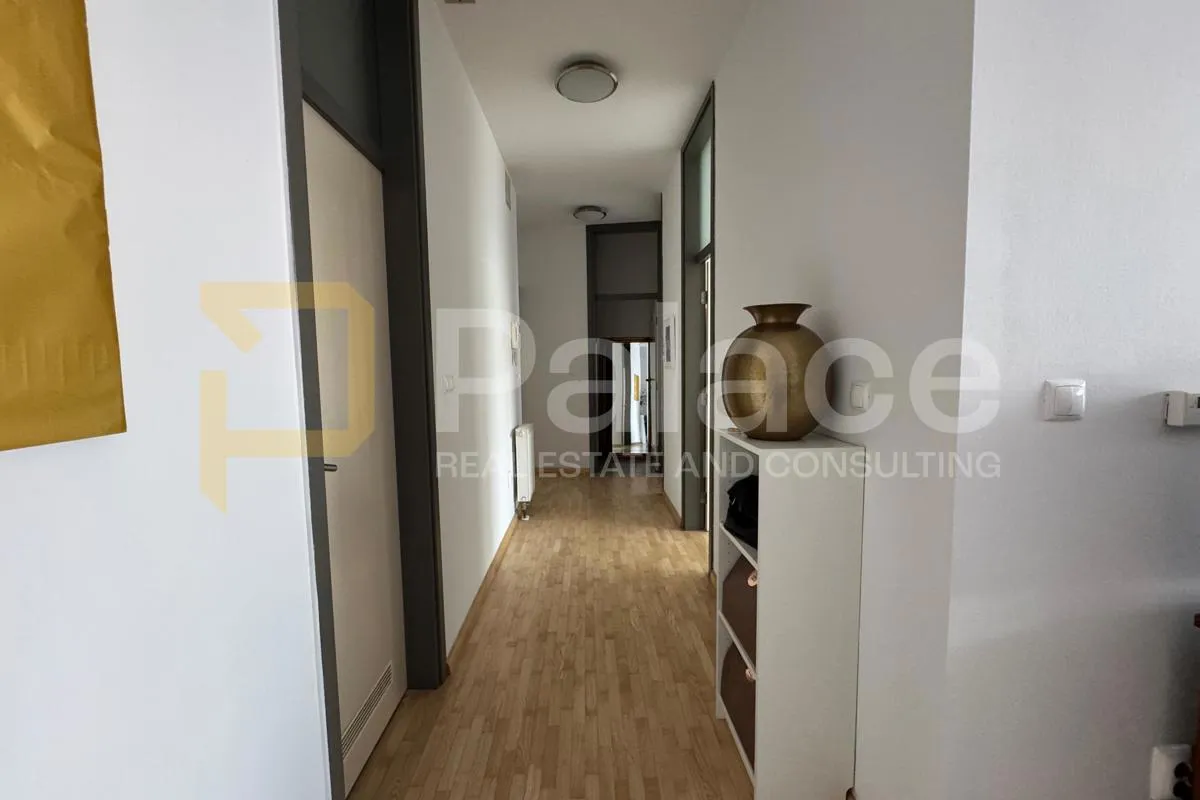 useljiv odmah – prostran stan u srcu donjeg grada 71m² - slika 2