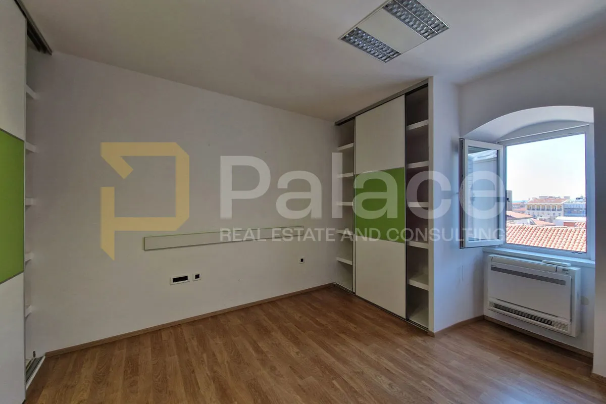 treći kat poslovne zgrade za zakup – strogi centar rijeke, 98m² - slika 3