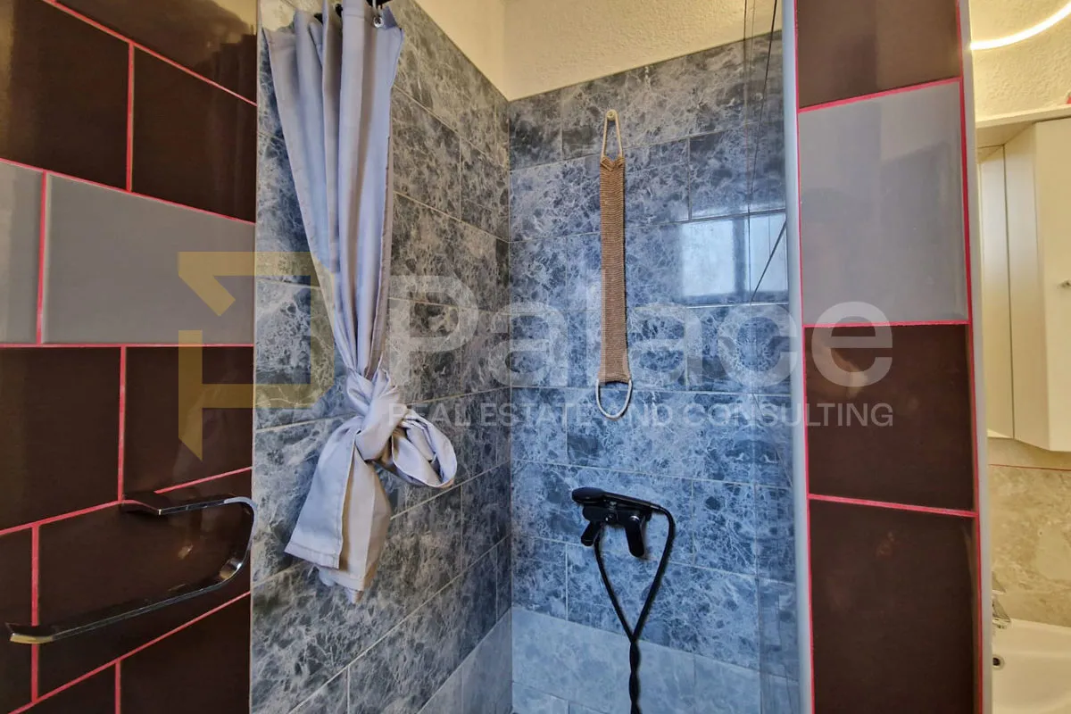 kuća s tri stana i velikom krovnom terasom - sveti kuzam, 181,08 m² - slika 26