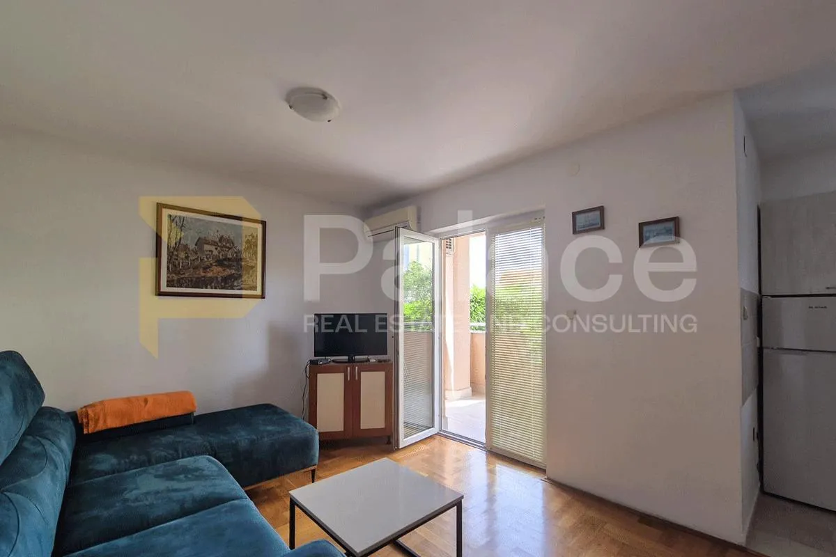 malinska 2s+db s okućnicom 72 m², parkingom i pogledom na more - slika 2